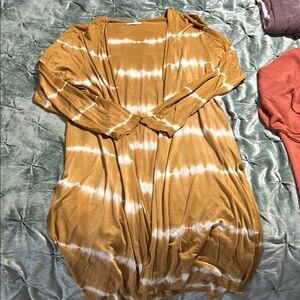 Maurices Gold and White Tunic with Scoop Neck